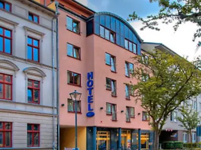 Doppelzimmer für 4 Personen (33 m²) in Stralsund 1/10