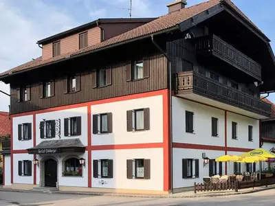 Doppelzimmer für 4 Personen (25 m²) in Strass im Attergau 1/10