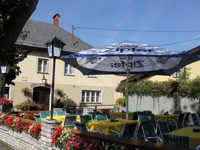 Doppelzimmer für 3 Personen (18 m²) in Strass im Attergau 9/10