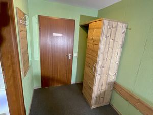 23894074-Doppelzimmer-2-Straubenhardt-300x225-3