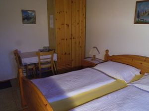 18583013-Doppelzimmer-2-Strobl-300x225-3