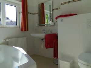 18583013-Doppelzimmer-2-Strobl-300x225-4