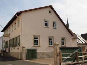 19207326-Doppelzimmer-2-Sulzfeld-300x225-2