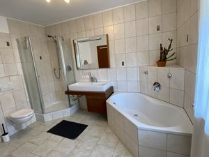 24048987-Doppelzimmer-2-Teisendorf-300x225-3