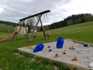 19034656-Doppelzimmer-3-Titisee-Neustadt-300x225-4