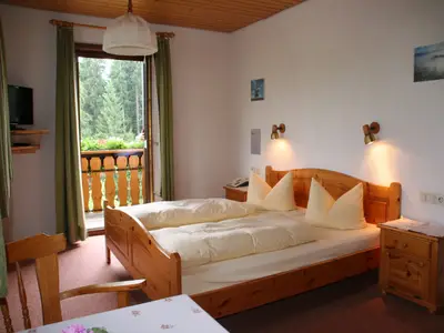 Doppelzimmer für 2 Personen in Titisee-Neustadt 7/8