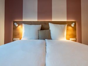 22215249-Doppelzimmer-2-Titisee-Neustadt-300x225-2