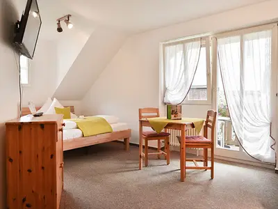 Doppelzimmer mit eigener Dusche und Gemeinschaft WC