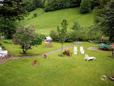 Die große Liegewiese am Bach