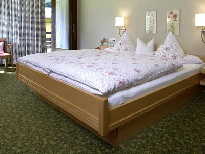 Doppelzimmer mit Doppelbett