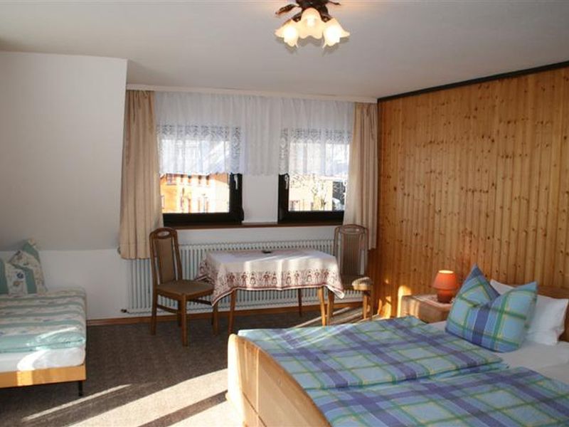 22374115-Doppelzimmer-2-Todtnau-800x600-2