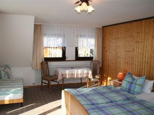 22374115-Doppelzimmer-2-Todtnau-300x225-2