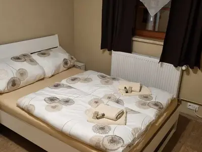 Doppelzimmer für 2 Personen (16 m²) in Torgau 7/9