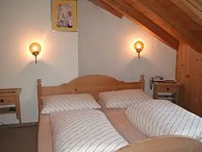 Doppelzimmer für 2 Personen in Trun 4/10