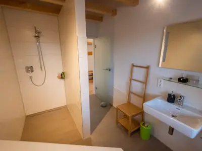 Zimmer 3 Ansicht 4 Bad