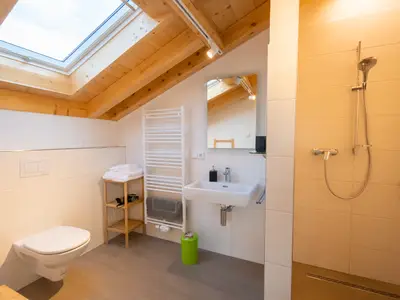 Zimmer 4 Ansicht 3 Bad