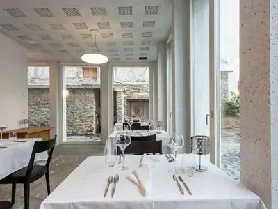 Doppelzimmer für 2 Personen in Valendas 7/10