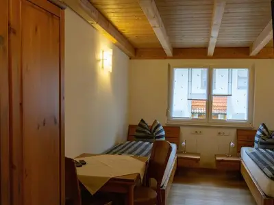 Doppelzimmer für 2 Personen (18 m²) in Veitsbronn 6/8