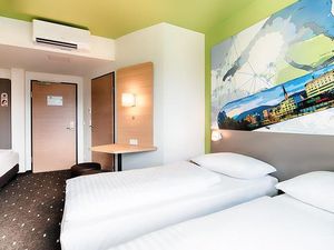 23986398-Doppelzimmer-2-Villach-300x225-1