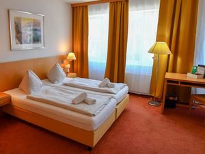 23668956-Doppelzimmer-2-Villach-300x225-0