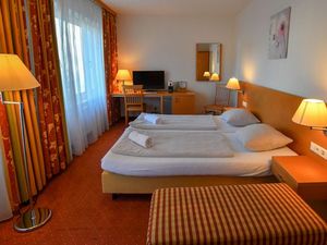 23668956-Doppelzimmer-2-Villach-300x225-4