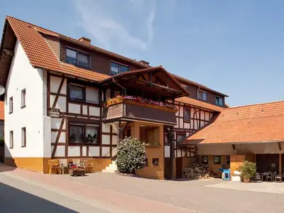 Doppelzimmer für 2 Personen (16 m²) in Harbshausen 1/10