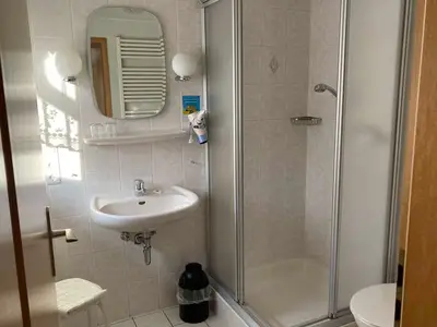 Doppelzimmer für 2 Personen (16 m²) in Harbshausen 9/10