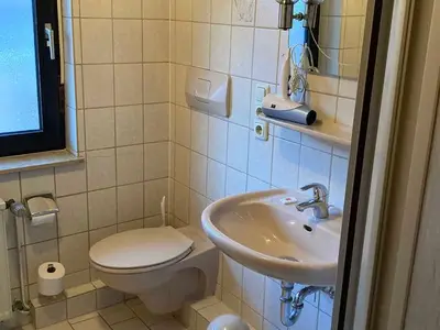 Doppelzimmer für 2 Personen (14 m²) in Harbshausen 9/10