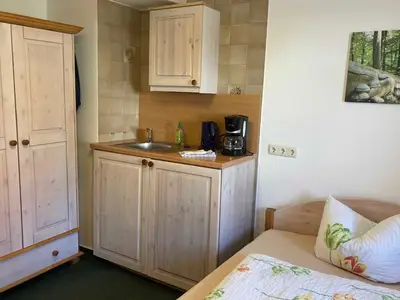 Doppelzimmer für 2 Personen (14 m²) in Harbshausen 8/10