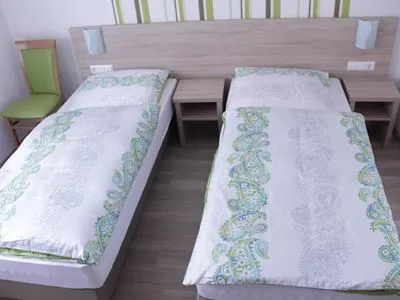 Zwei-Bett-Zimmer