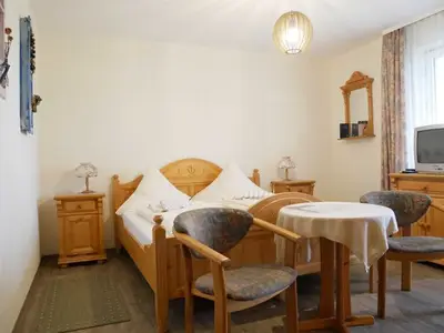 Doppelzimmer für 3 Personen (18 m²) in Strümpfelbrunn 9/9