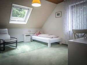 22374211-Doppelzimmer-2-Waldkirch-300x225-5