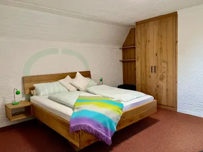 Schlafzimmer 1