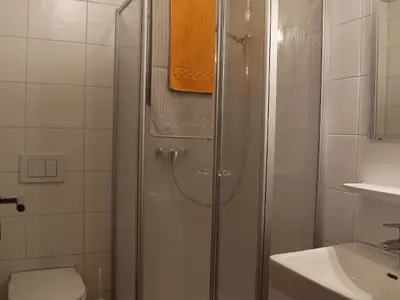 Bad mit Dusche Zimme