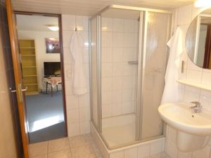 23975422-Doppelzimmer-2-Wangerland-300x225-3