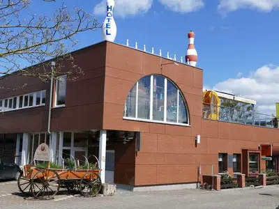 Doppelzimmer für 3 Personen (17 m²) in Waren (Müritz) 1/10
