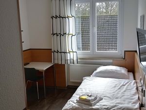 22305685-Doppelzimmer-2-Warendorf-300x225-5