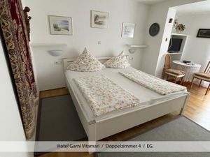 23539390-Doppelzimmer-3-Wasserburg am Bodensee-300x225-5