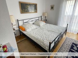 23115539-Doppelzimmer-3-Wasserburg am Bodensee-300x225-3