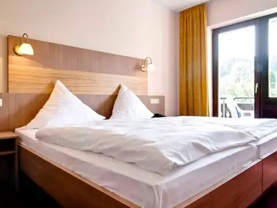 Doppelzimmer für 3 Personen (20 m²) in Weilbach 9/10