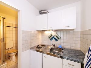 23302422-Doppelzimmer-2-Weimar-300x225-4