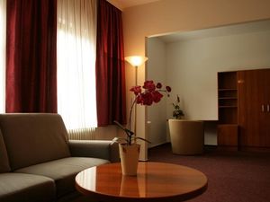 23302418-Doppelzimmer-2-Weimar-300x225-5