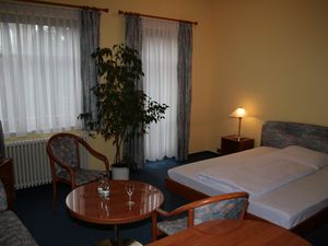 23302420-Doppelzimmer-2-Weimar-300x225-4