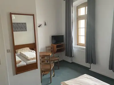 Doppelzimmer für 2 Personen (15 m²) in Weißenfels 9/10
