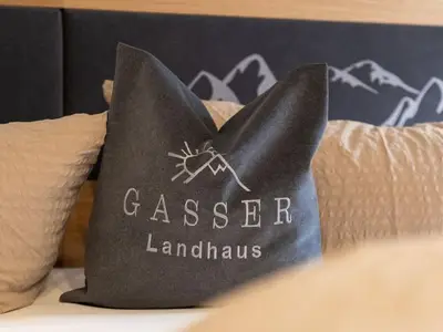 Doppelzimmer für 2 Personen (15 m²) in Wenns 3/10 Doppelzimmer für 2 Personen (15 m²) in Wenns 3/10