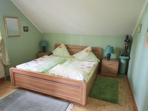 18143517-Doppelzimmer-4-Wesenberg-300x225-5