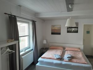 23522941-Doppelzimmer-2-Wesselburen-300x225-4