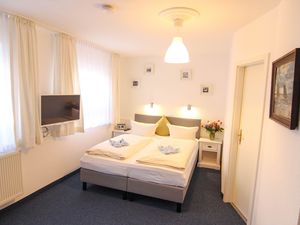 18712634-Doppelzimmer-2-Westerland (Sylt)-300x225-2