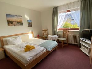 18711551-Doppelzimmer-2-Westerland (Sylt)-300x225-5