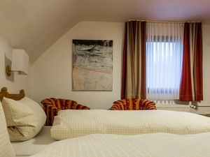 22810117-Doppelzimmer-2-Willingen (Upland)-300x225-5